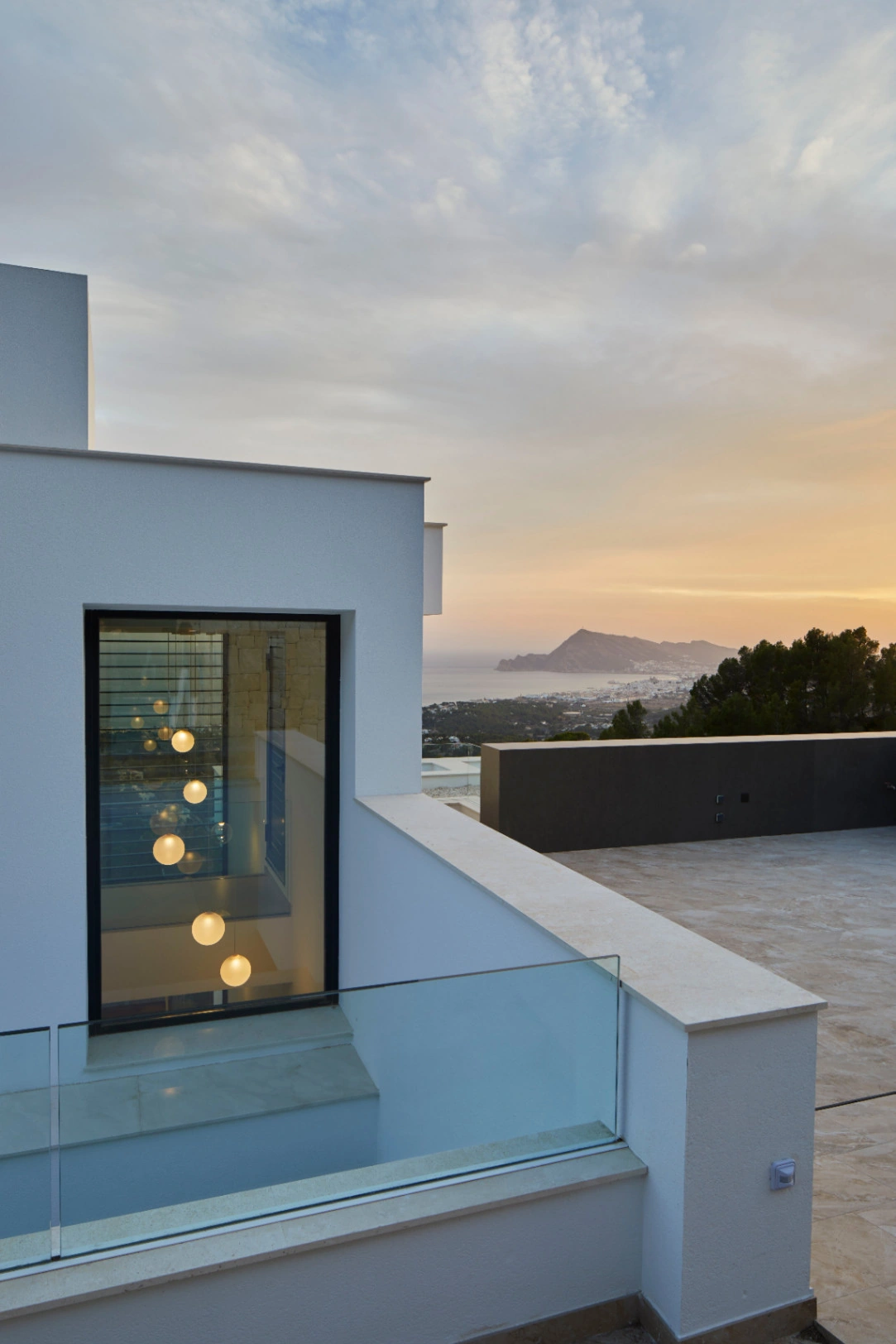 VILLA MODERNA EN ALTEA CON VISTAS AL MAR