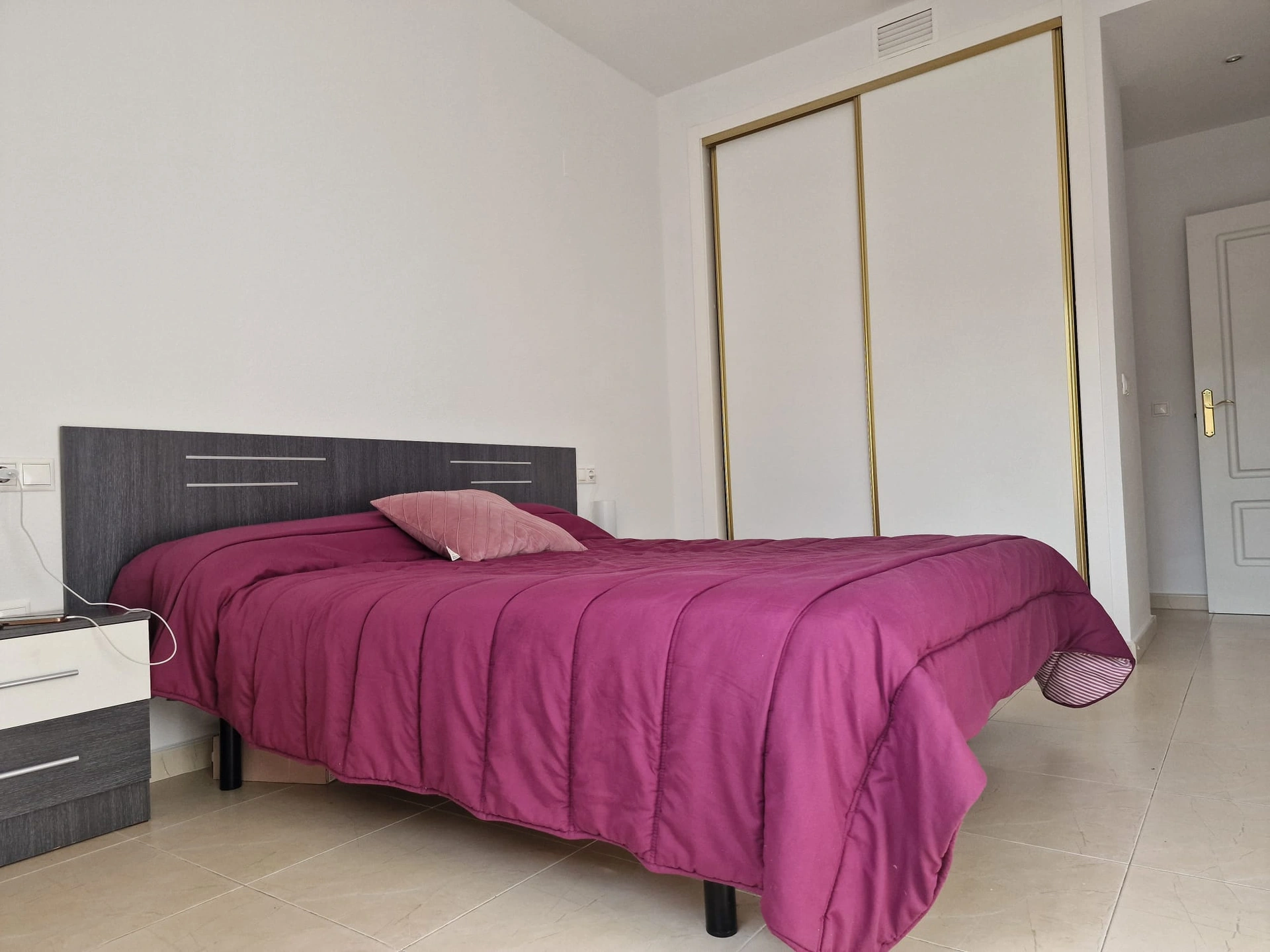 APPARTEMENT PROCHE DE TOUS LES SERVICES