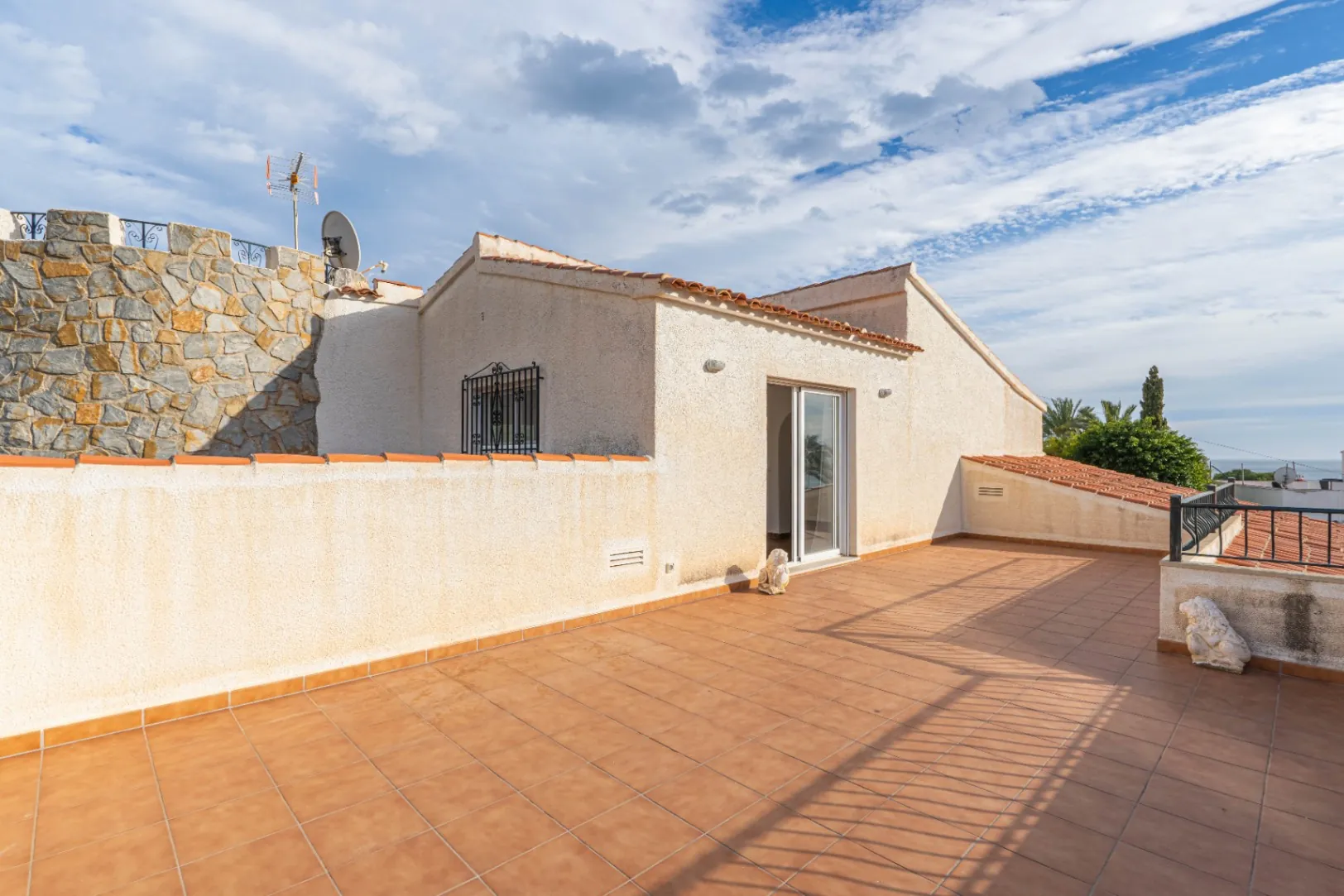 VILLA CERCA DEL PUERTO BLANCO