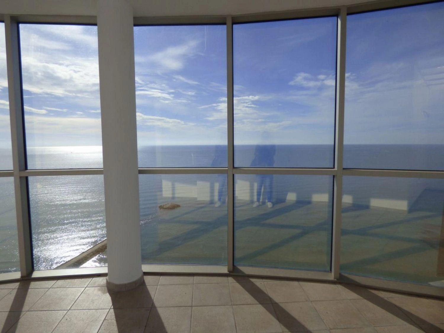 Hermoso ático en Calpe con terraza en la azotea.