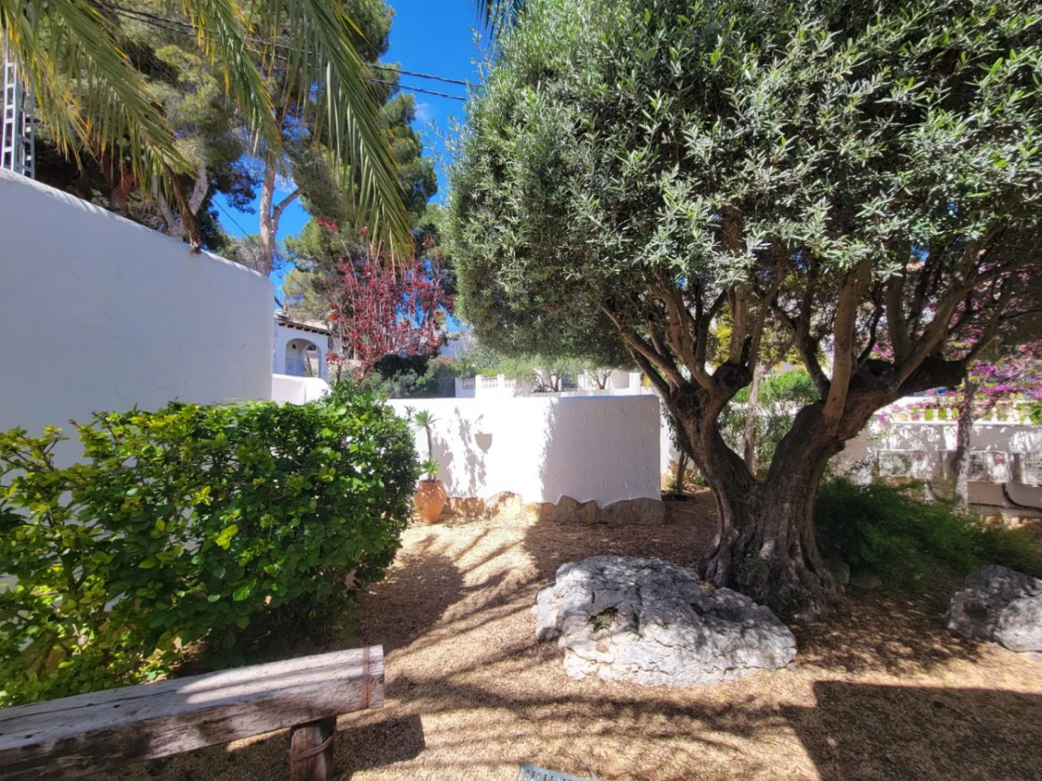 BONITO CHALET ESTILO IBICENCO EN MORAIRA