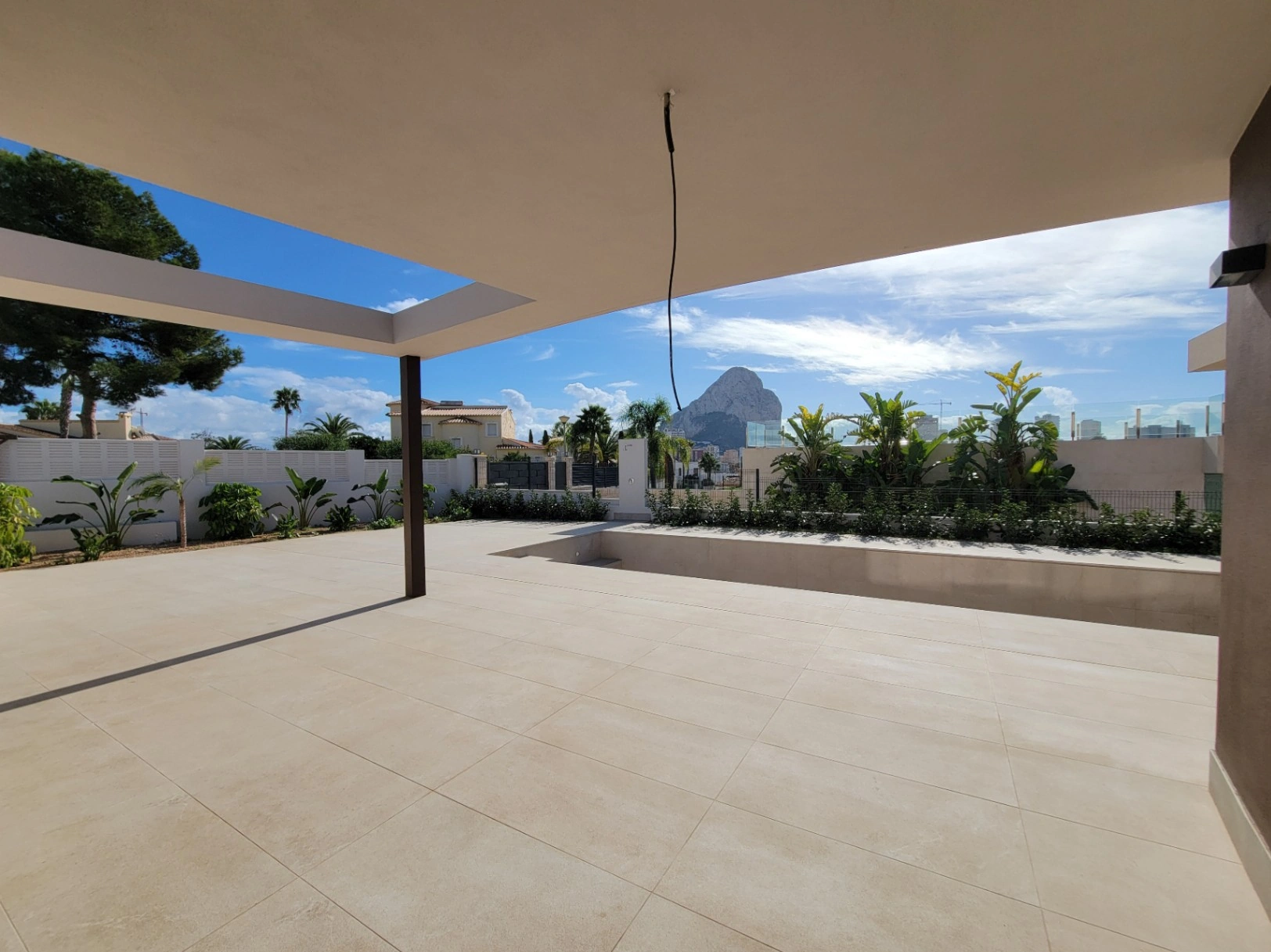 VILLA DE NUEVA CONSTRUCCION CERCA DE TODOS LOS SERVICIOS