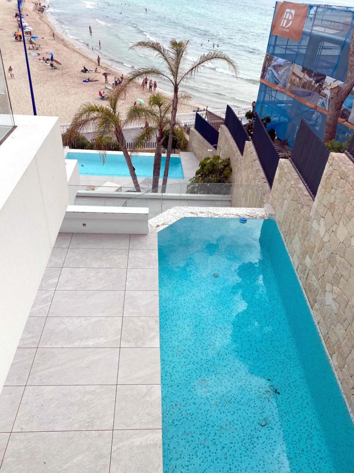 DUPLEX EN PRIMERA LINEA EN BENIDORM