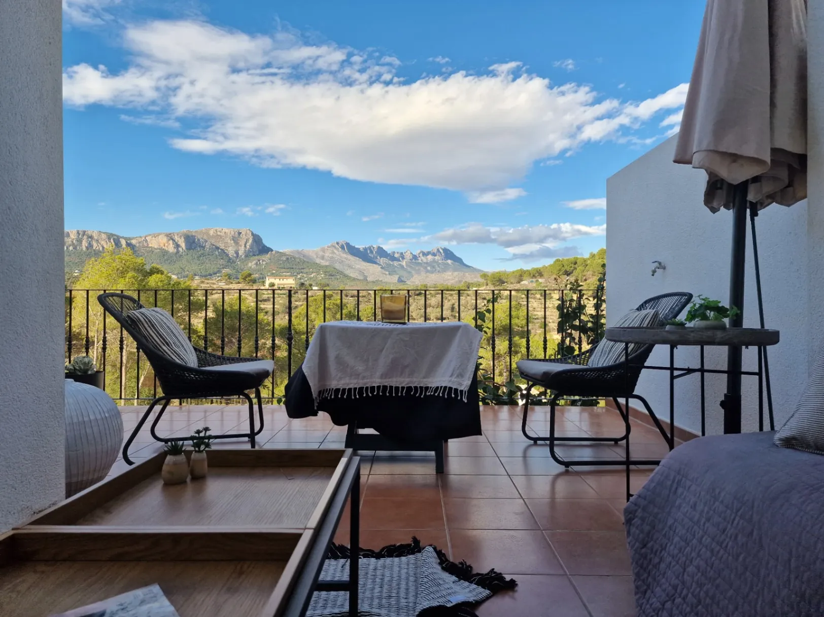 BONITO BUNGALOW CON VISTAS A LA MONTAÑA