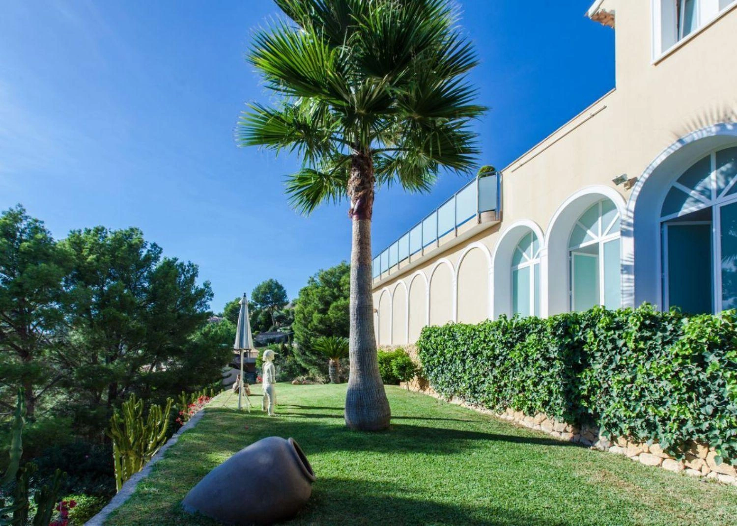 Lujosa villa con acceso privado al campo de golf.