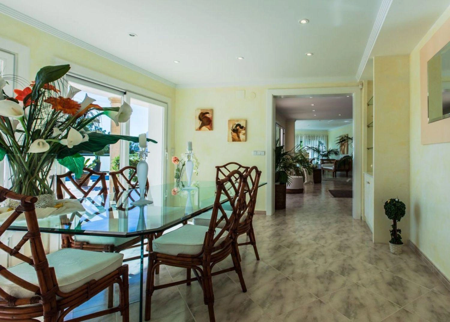 Lujosa villa con acceso privado al campo de golf.