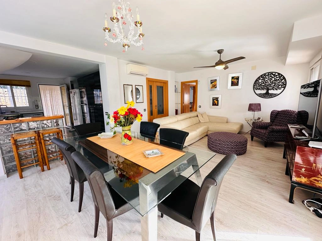 Villa de 6 dormitorios muy cerca del mar