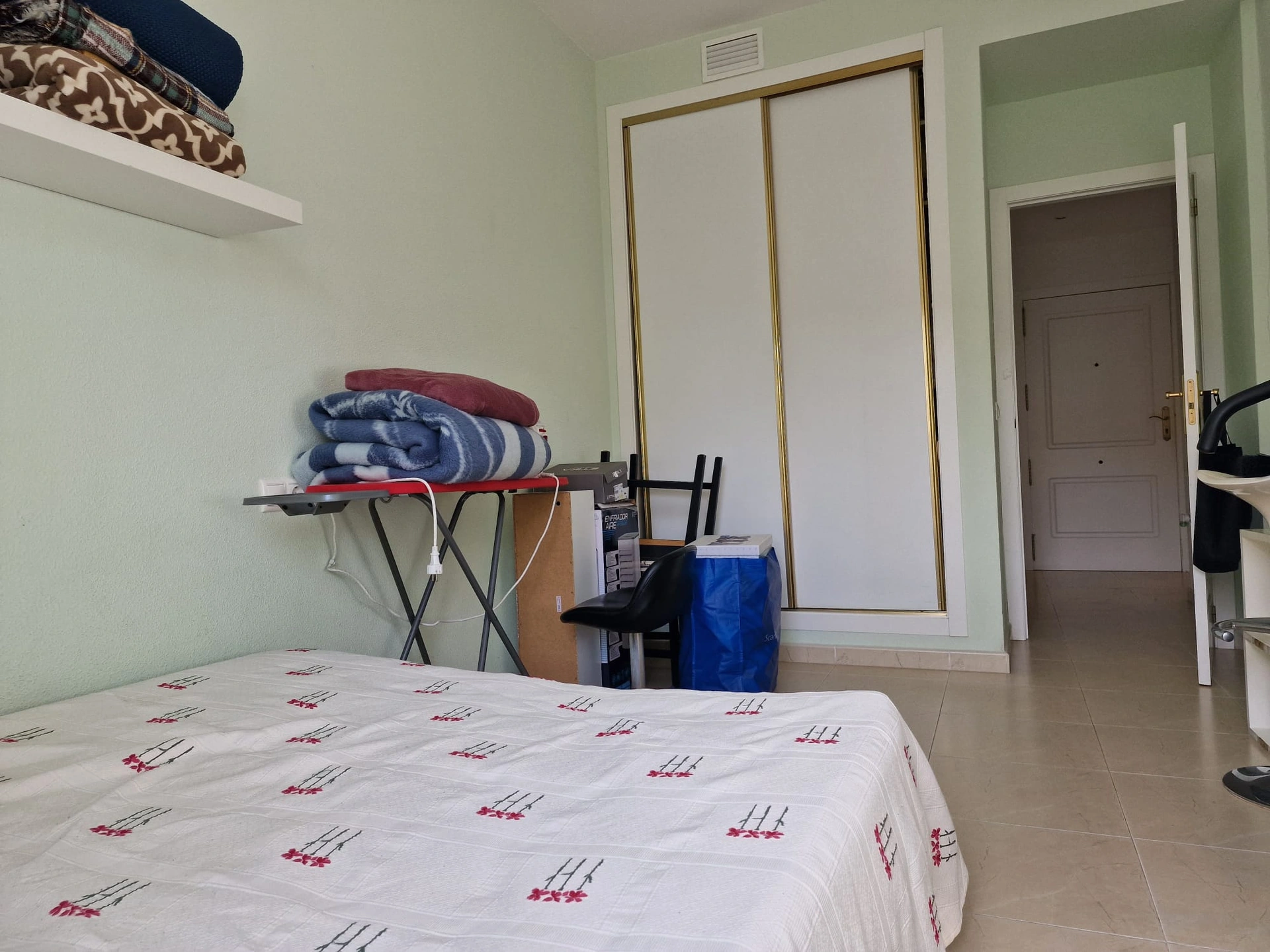 APPARTEMENT PROCHE DE TOUS LES SERVICES