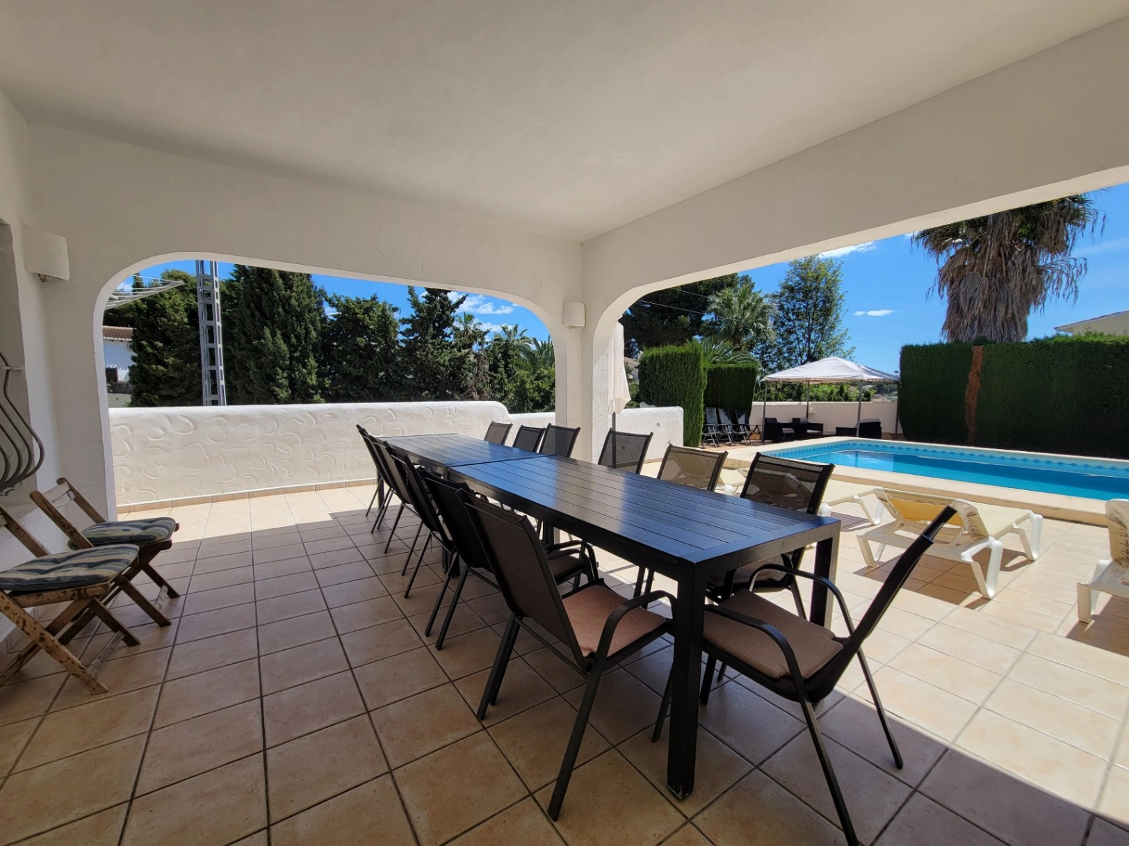 BONITO CHALET ESTILO IBICENCO EN MORAIRA
