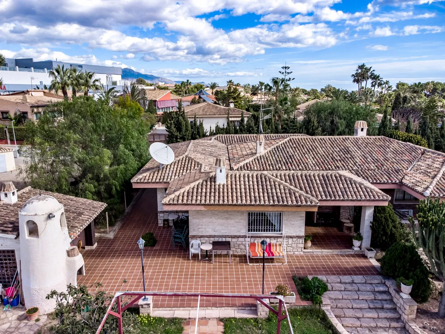11742 - AMPLIA CASA EN BENIDORM