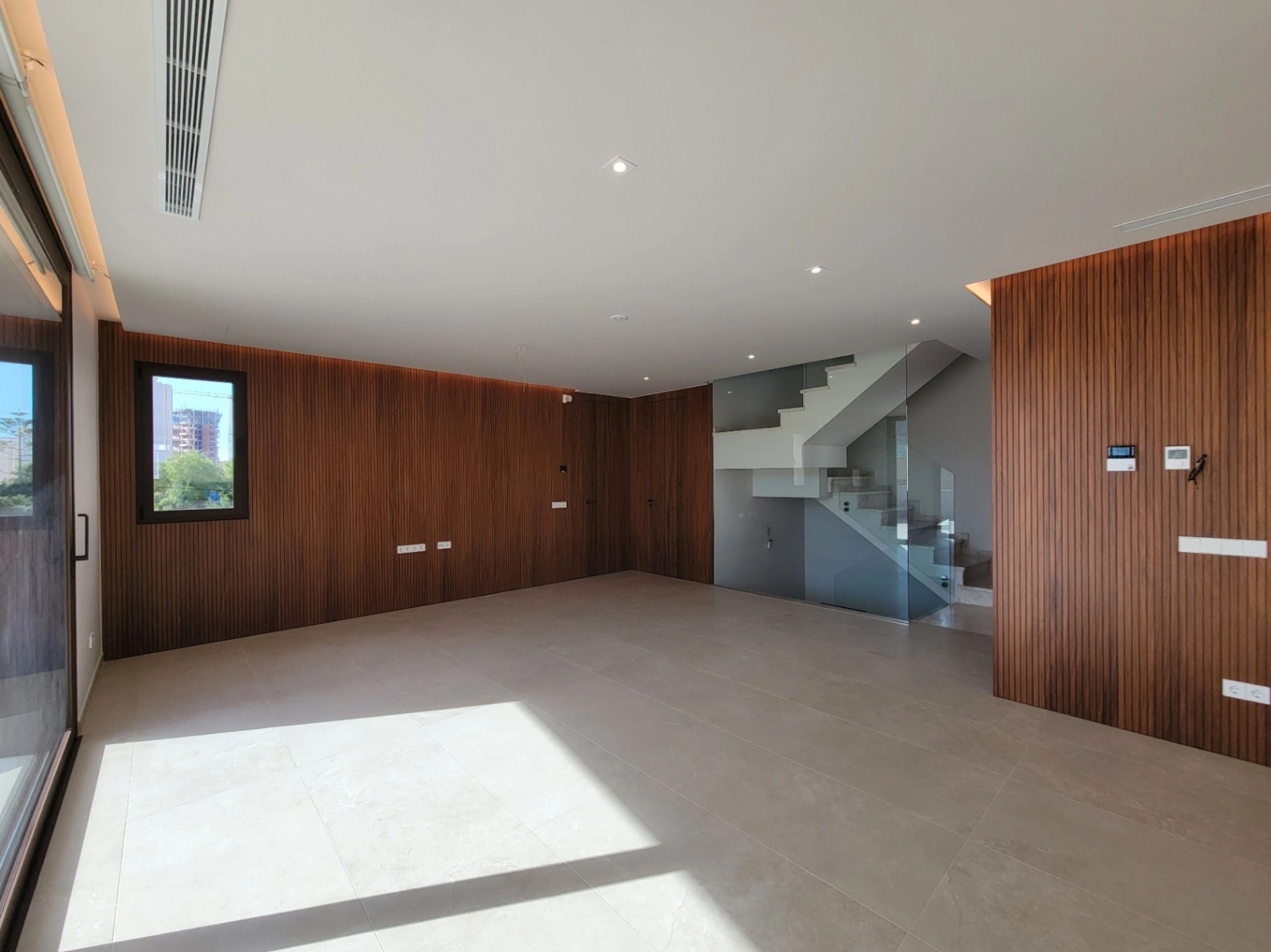 VILLA DE NUEVA CONSTRUCCION CERCA DE TODOS LOS SERVICIOS