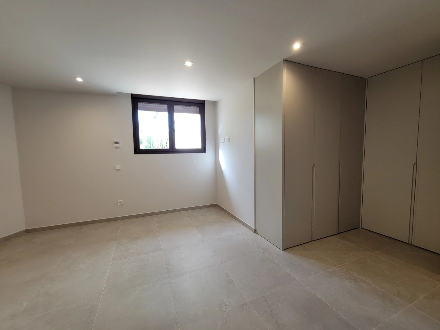 VILLA DE NUEVA CONSTRUCCION CERCA DE TODOS LOS SERVICIOS