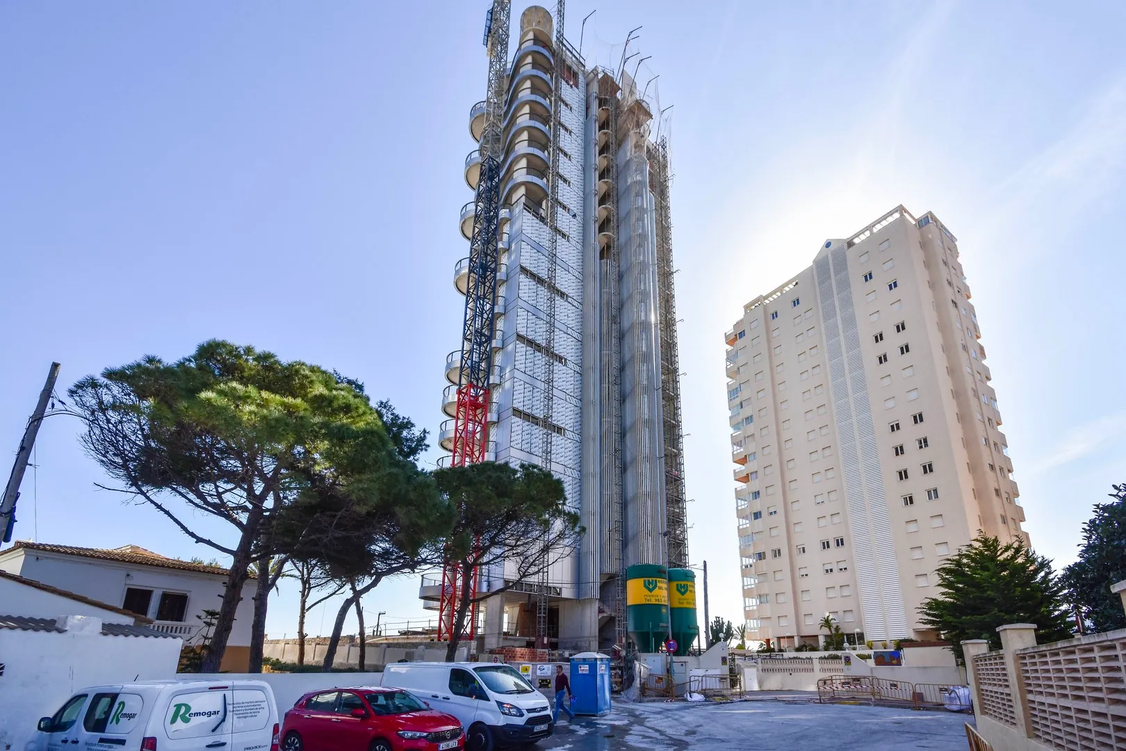 APARTAMENTOS EN NUEVO EDIFICIO EN PRIMERA LÍNEA DEL MAR.