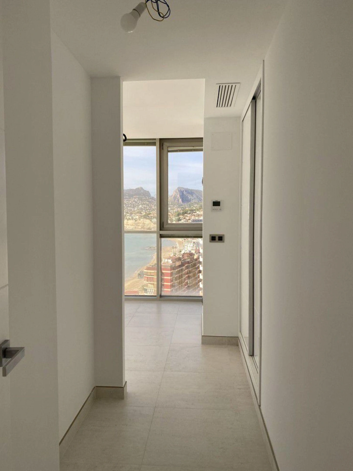 Hermoso ático en Calpe con terraza en la azotea.