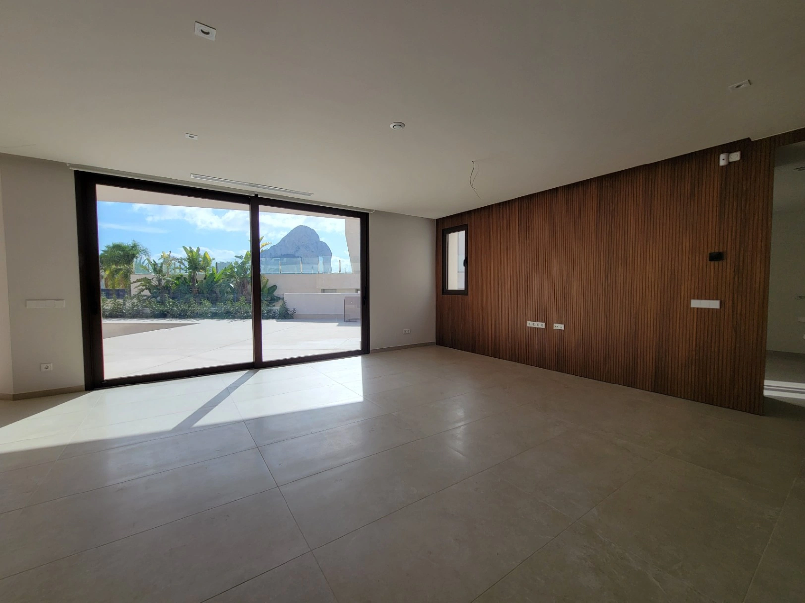 VILLA DE NUEVA CONSTRUCCION CERCA DE TODOS LOS SERVICIOS