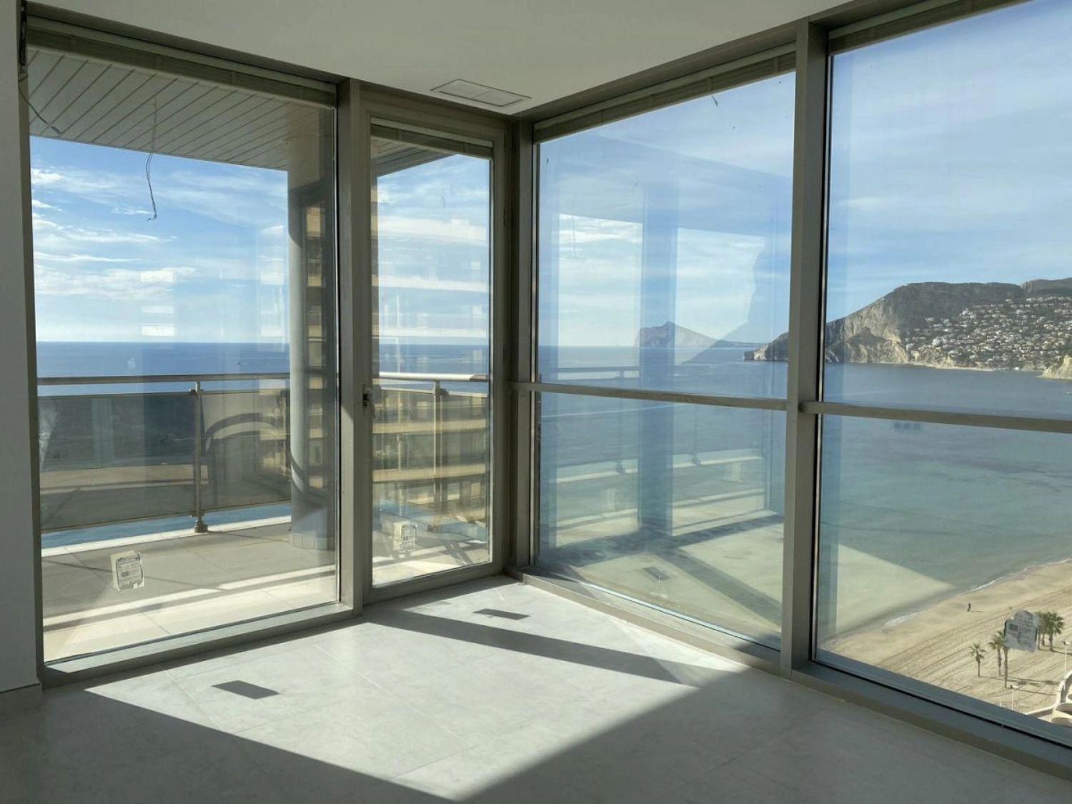 Hermoso ático en Calpe con terraza en la azotea.