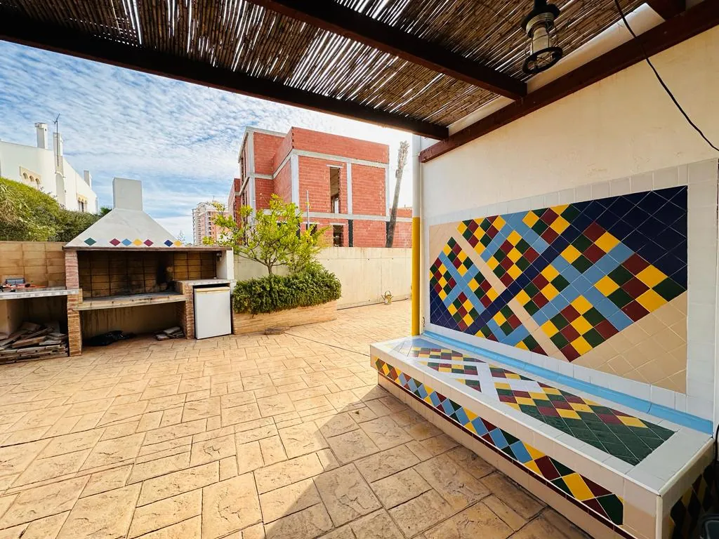 Villa de 6 dormitorios muy cerca del mar