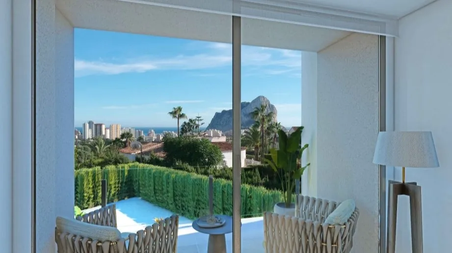 CHALET CON VISTAS AL MAR Y AL PEÑON