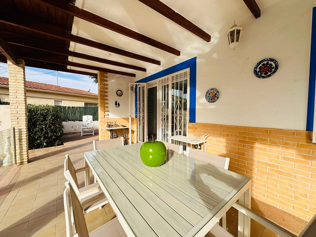 Villa de 6 dormitorios muy cerca del mar