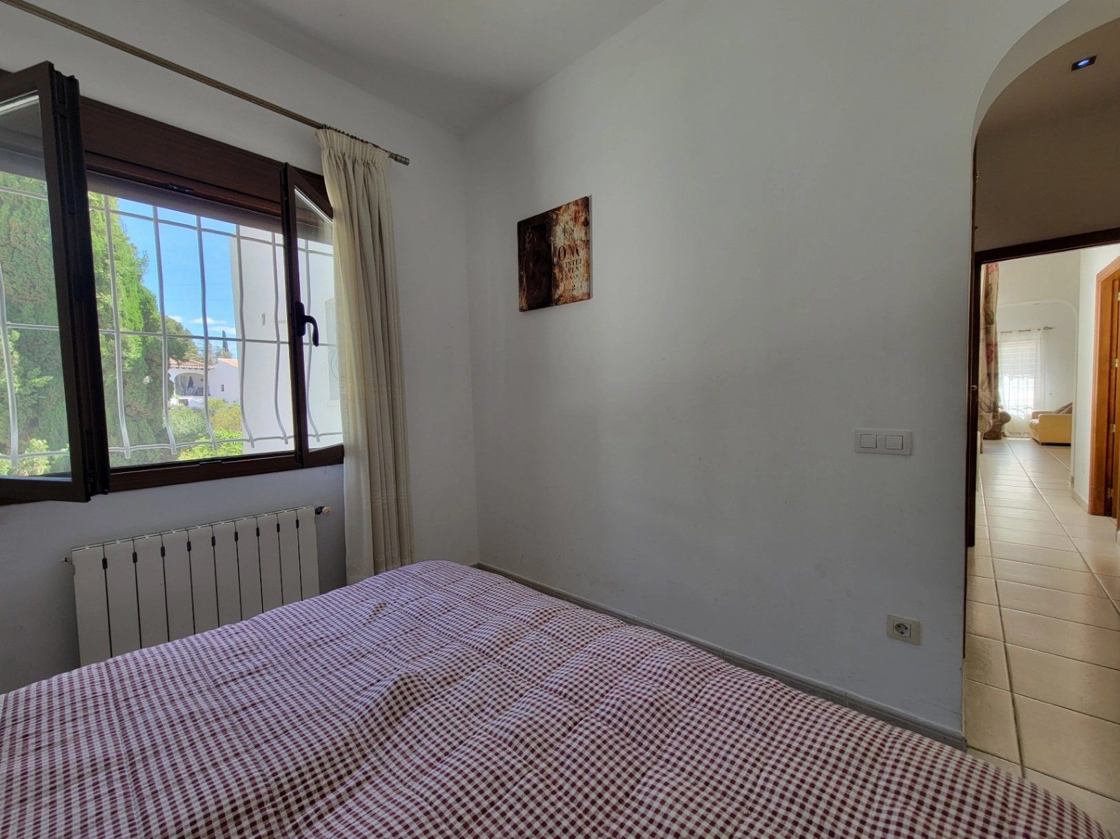 BONITO CHALET ESTILO IBICENCO EN MORAIRA