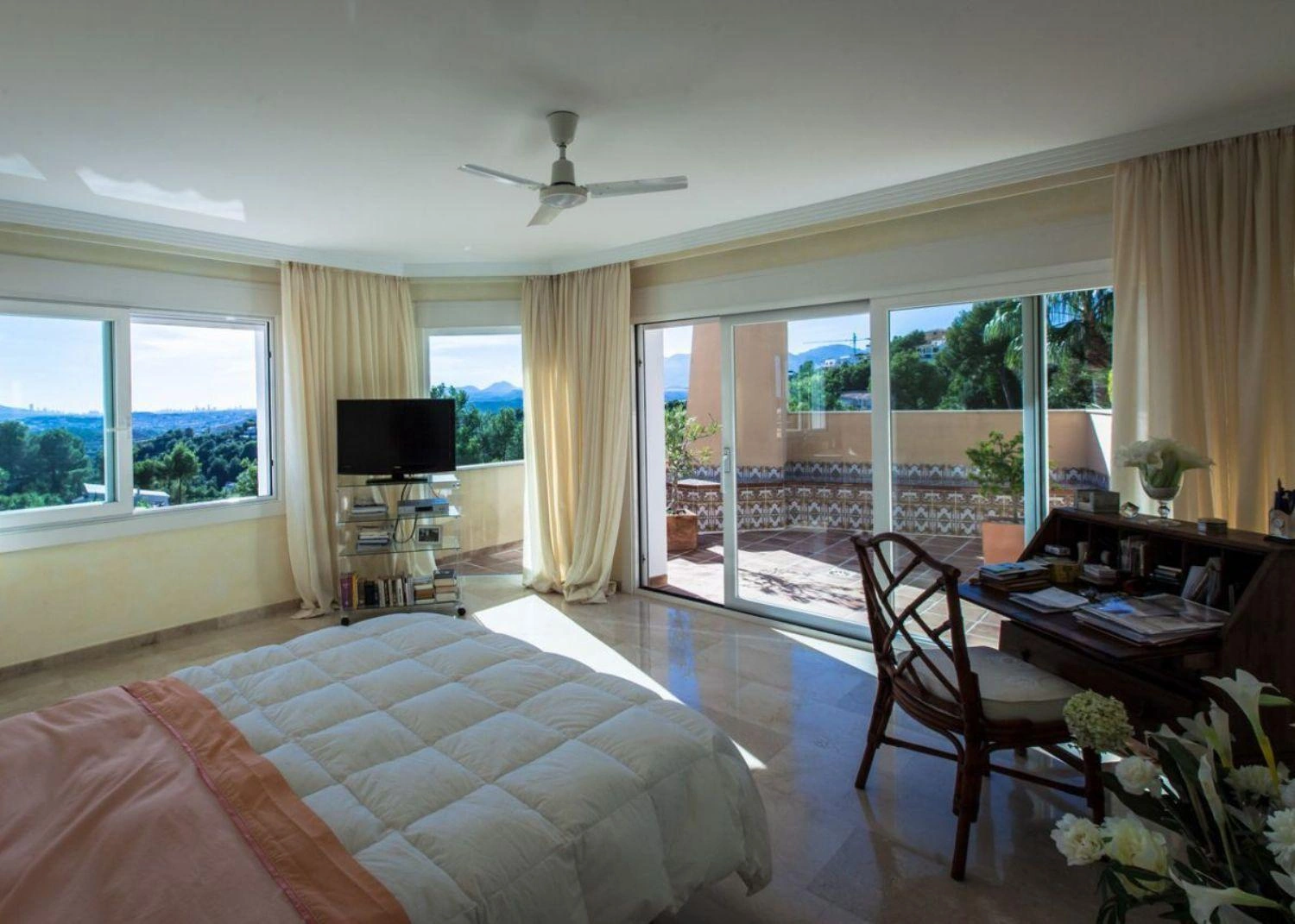 Lujosa villa con acceso privado al campo de golf.
