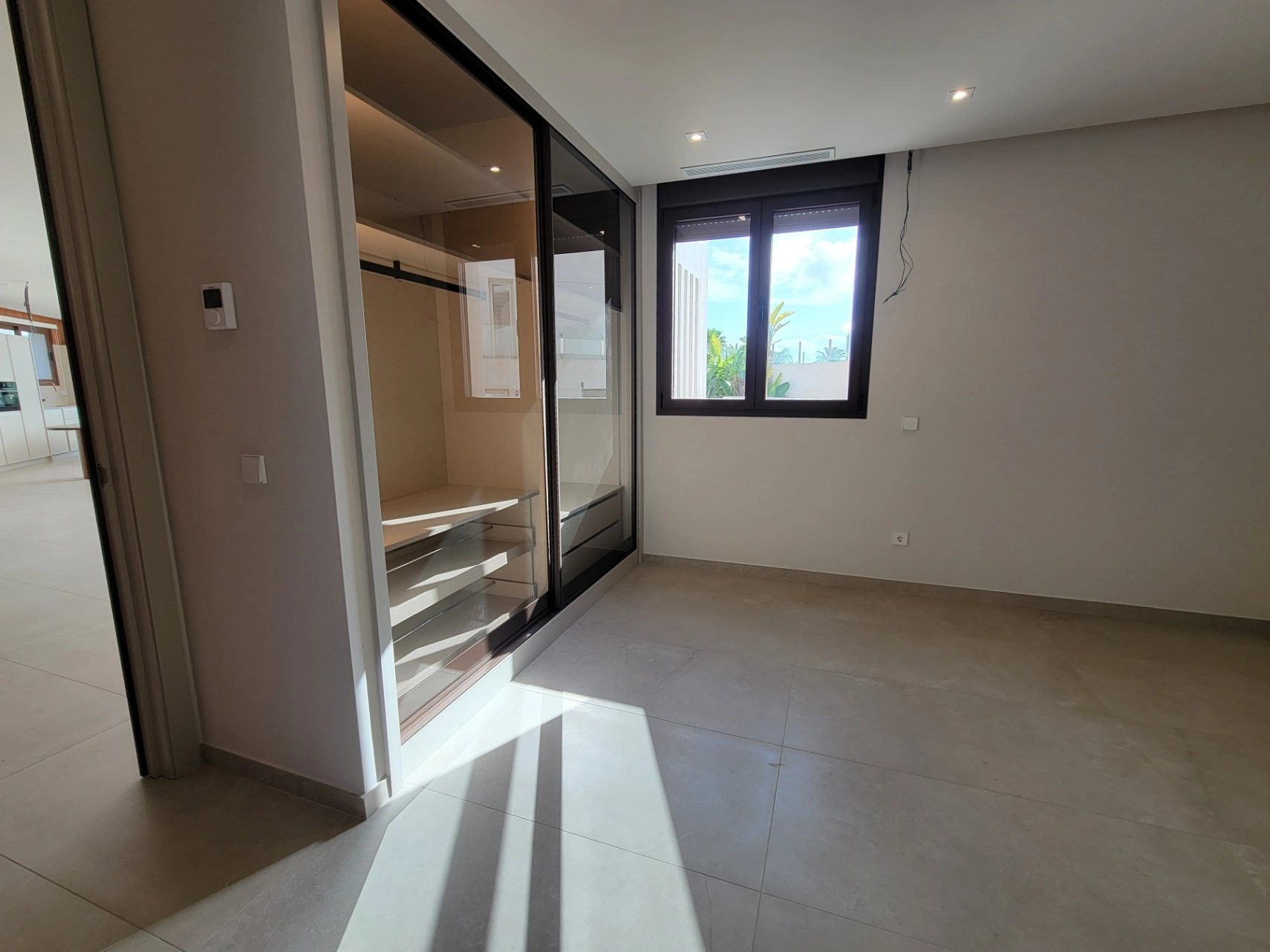 VILLA DE NUEVA CONSTRUCCION CERCA DE TODOS LOS SERVICIOS