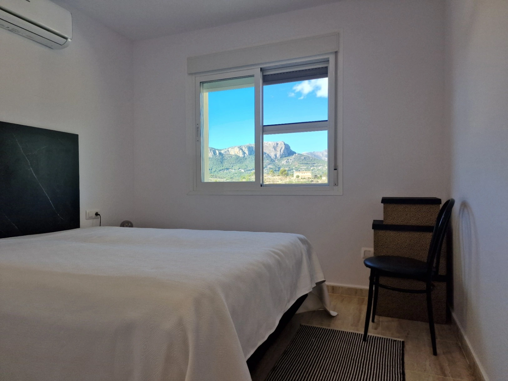 BONITO BUNGALOW CON VISTAS A LA MONTAÑA