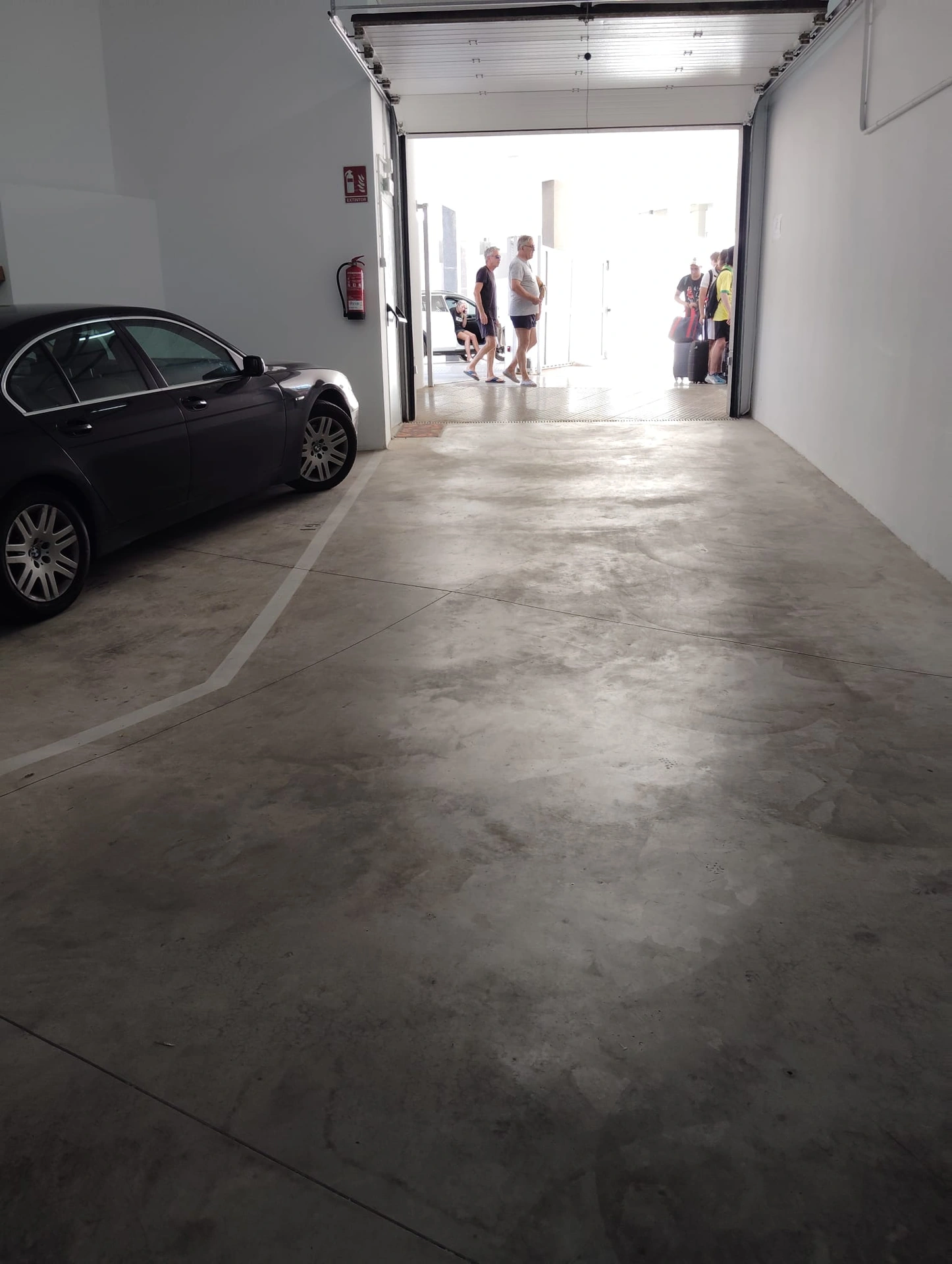 PLAZA DE PARKING CON TRASTERO EN PRIMERA LINEA