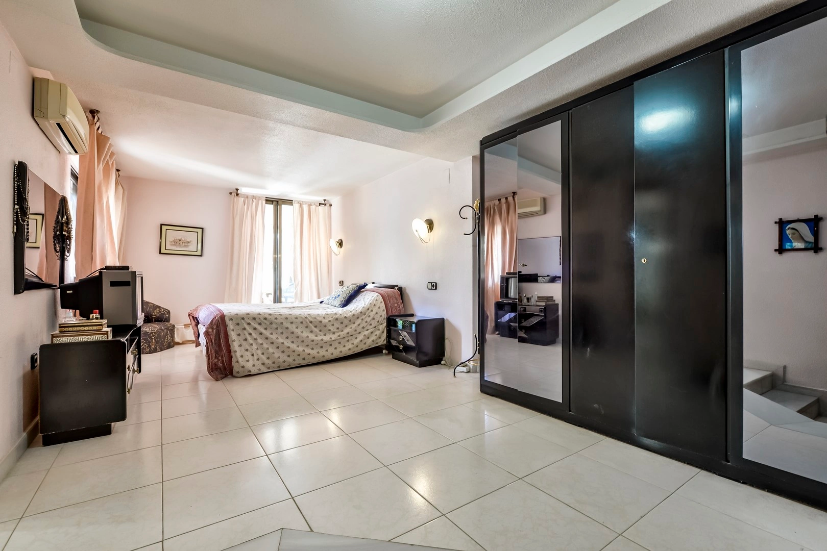 AMPLIA CASA EN BENIDORM
