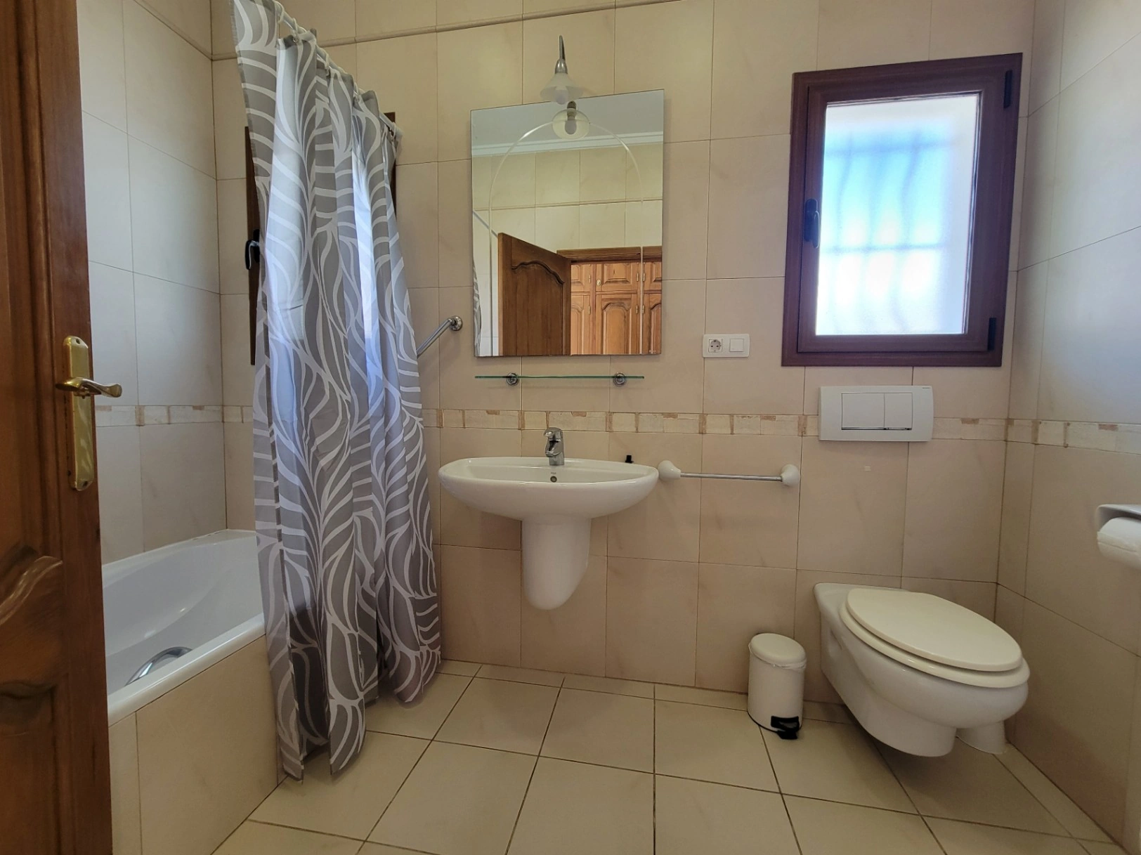 BONITO CHALET ESTILO IBICENCO EN MORAIRA