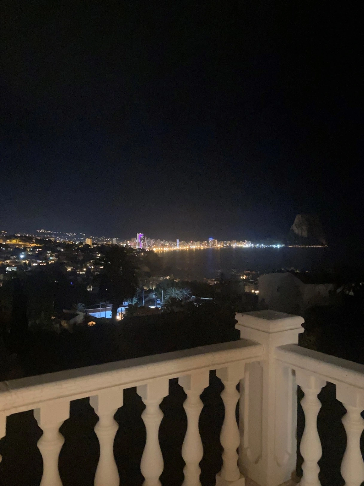 VILLA EN MARYVILLA CON VISTAS ESPECTACULARES