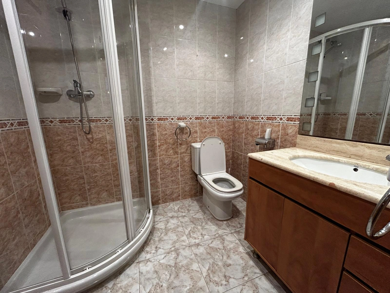 Appartement à vendre en plein centre de Calpe avec solarium, piscine. Parking et débarras en option.