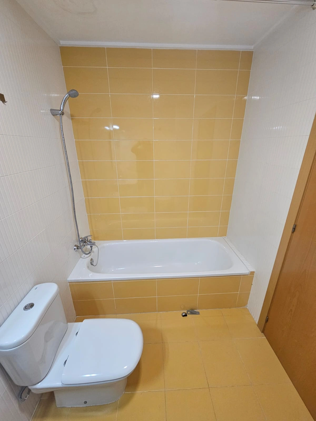 AMPLIO APARTAMENTO  SITUADO EN CALPE