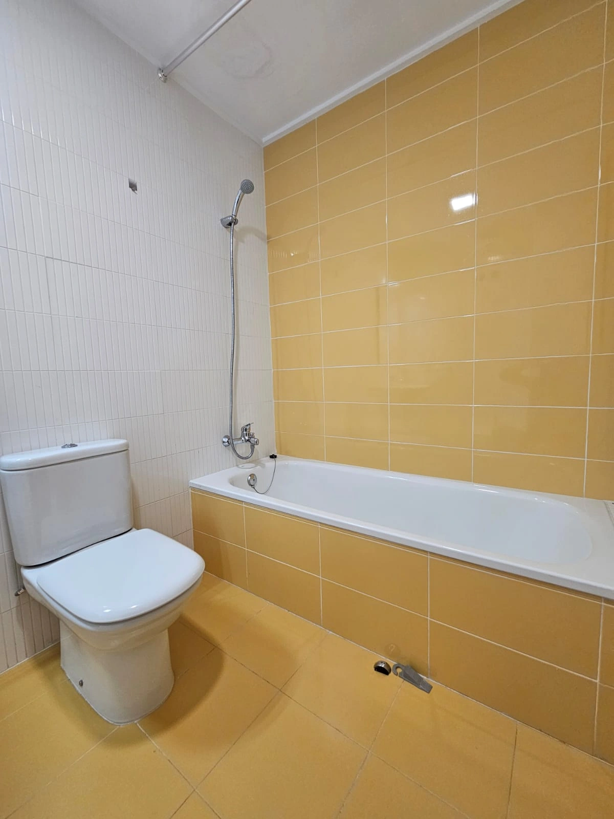 AMPLIO APARTAMENTO  SITUADO EN CALPE