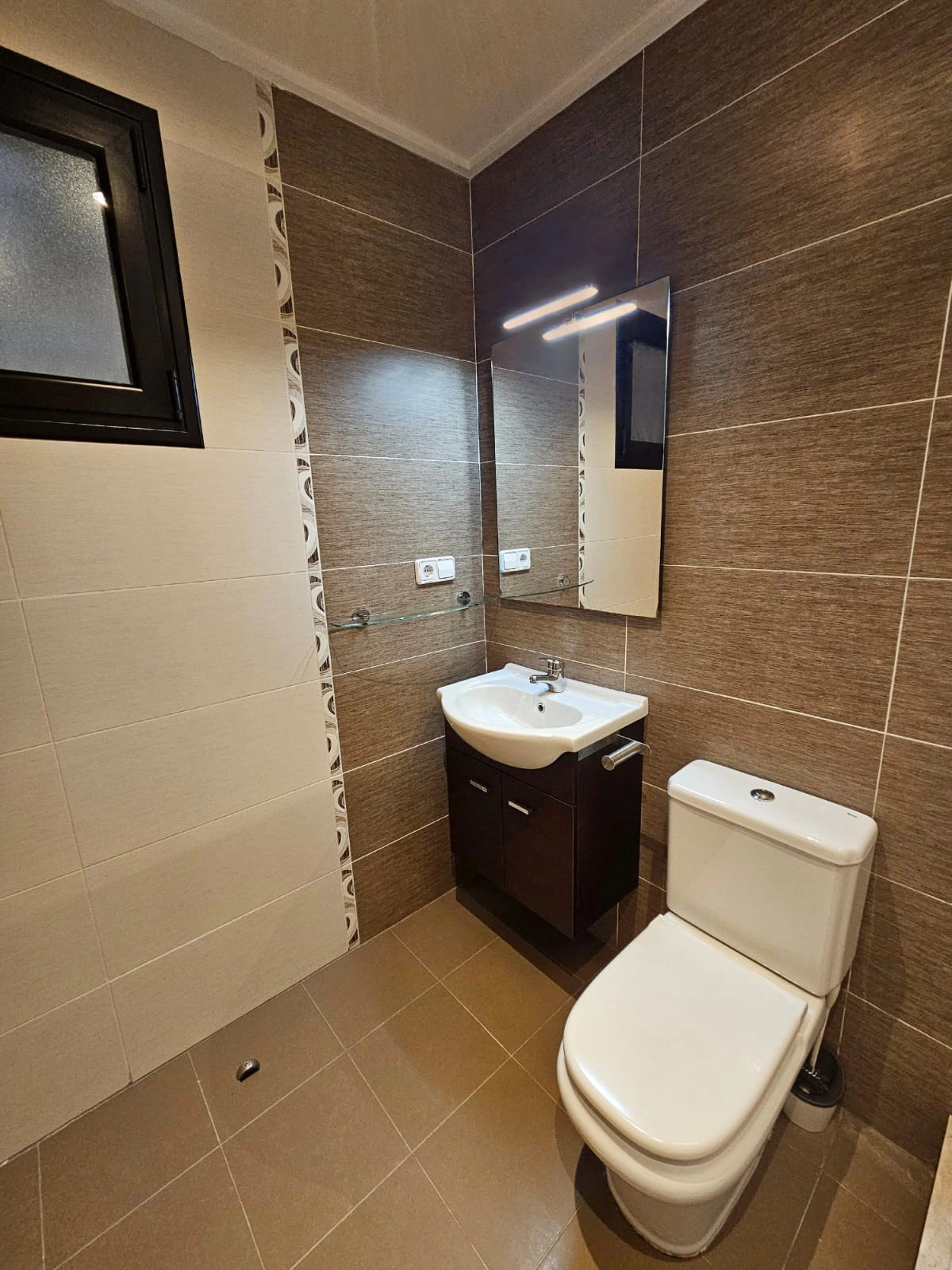 AMPLIO APARTAMENTO  SITUADO EN CALPE