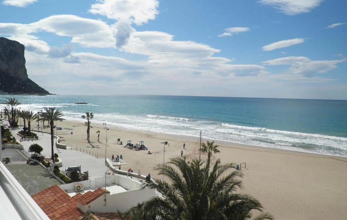 Edificio La Joya / Playa Arenal-Bol