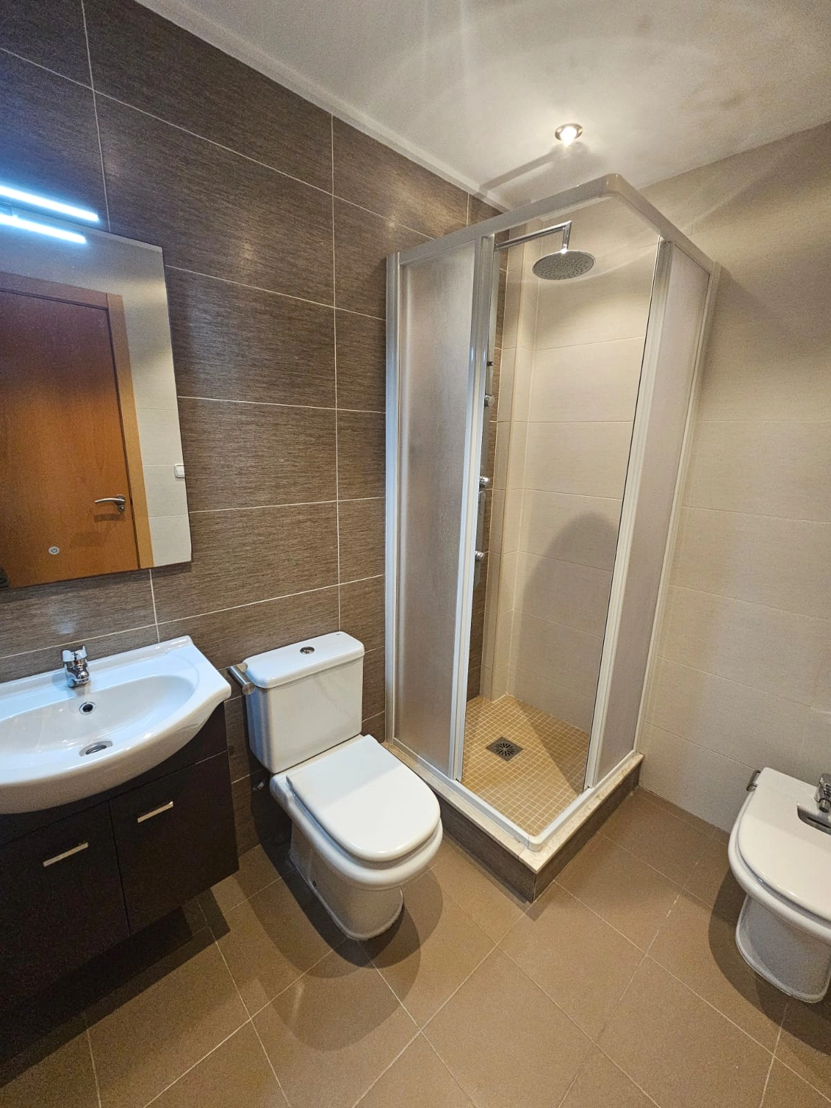 AMPLIO APARTAMENTO  SITUADO EN CALPE