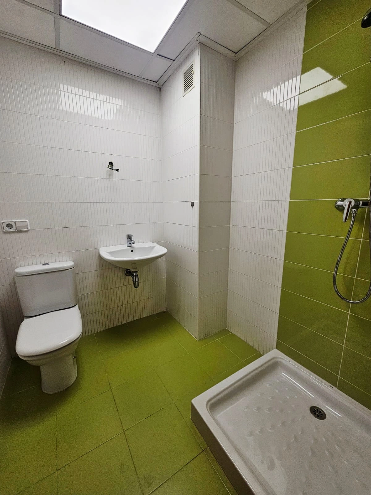 AMPLIO APARTAMENTO  SITUADO EN CALPE
