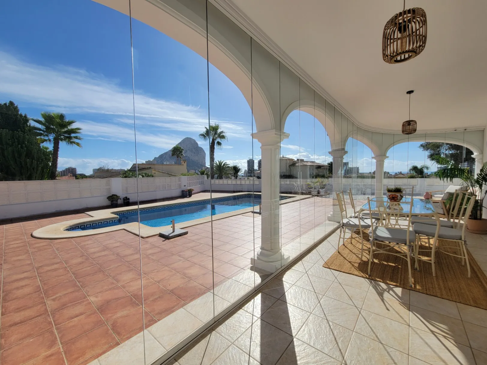 VILLA TRÈS JOLIE ET RÉNOVÉE PRÈS DE CALPE
