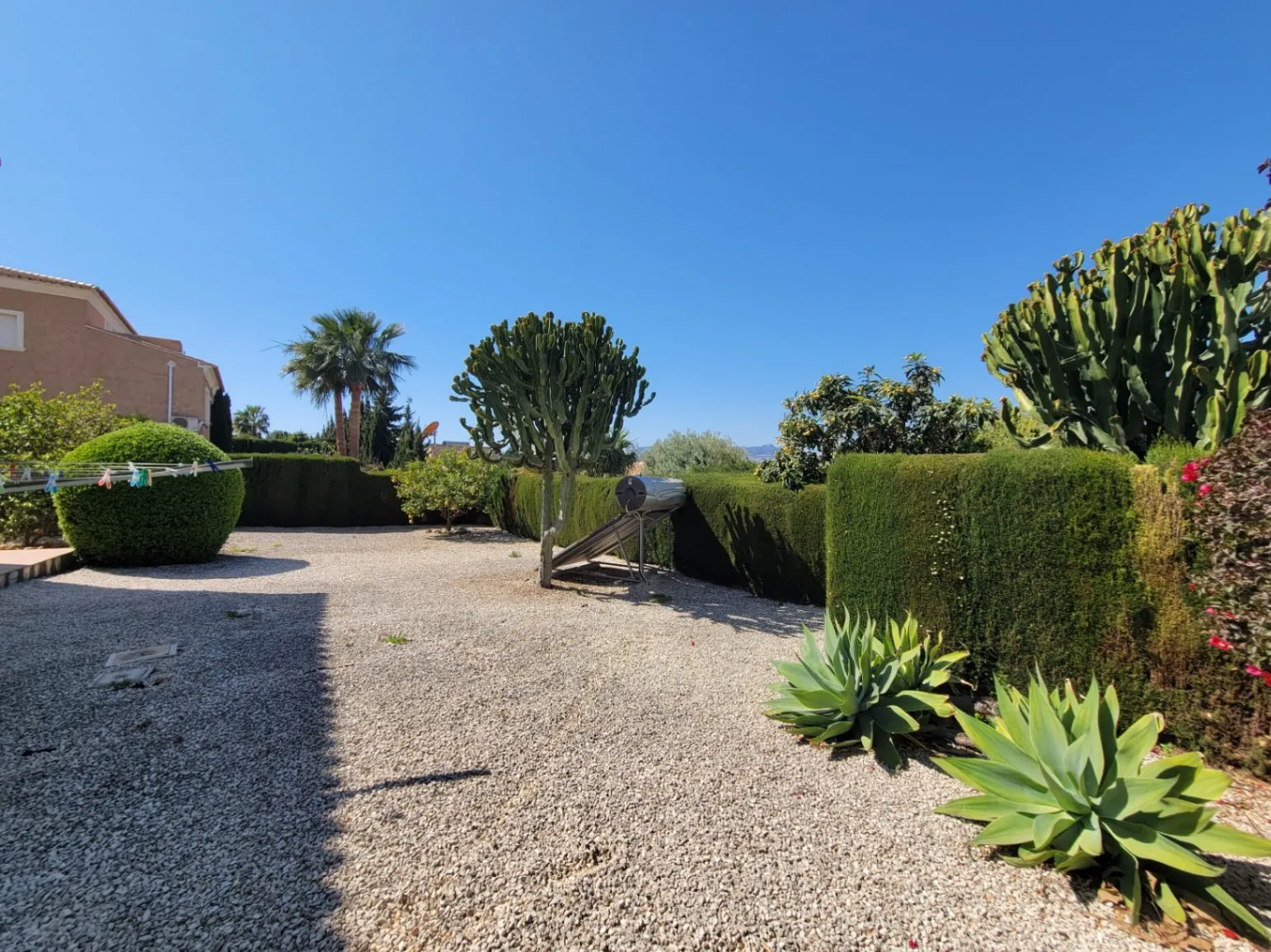 VILLA UBICADA EN MUY BUENA ZONA