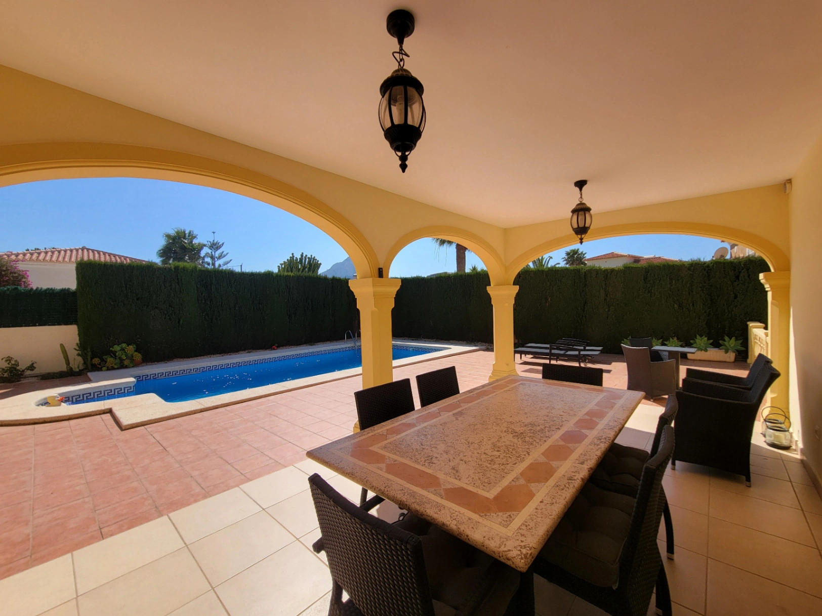 VILLA UBICADA EN MUY BUENA ZONA - 3