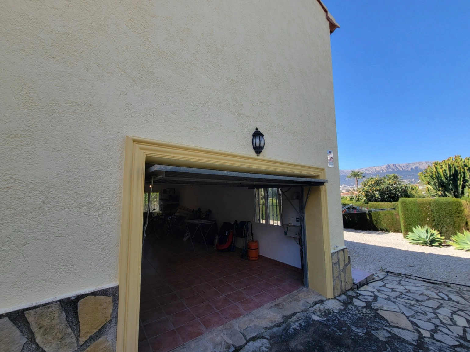 VILLA UBICADA EN MUY BUENA ZONA