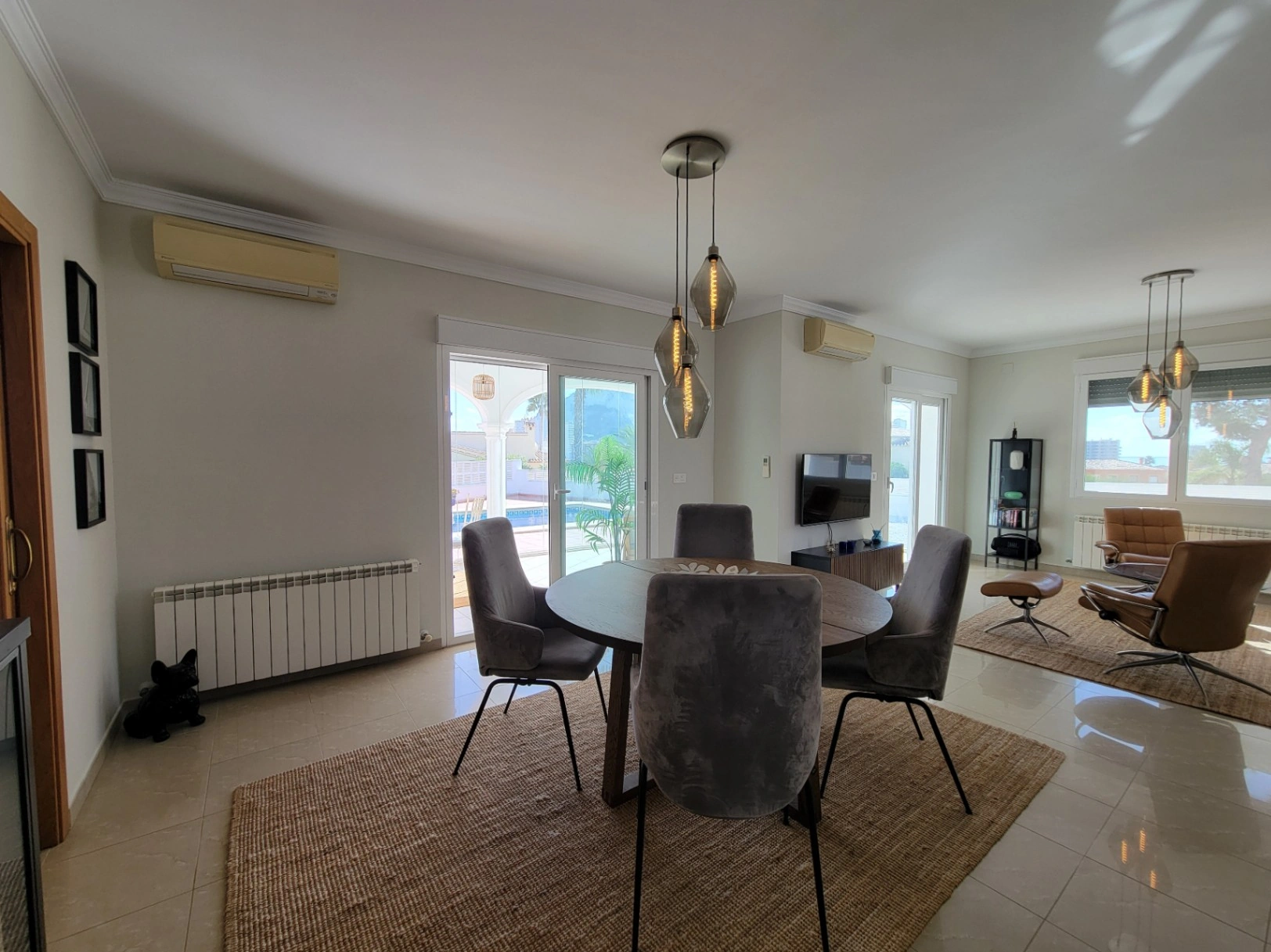 VILLA TRÈS JOLIE ET RÉNOVÉE PRÈS DE CALPE