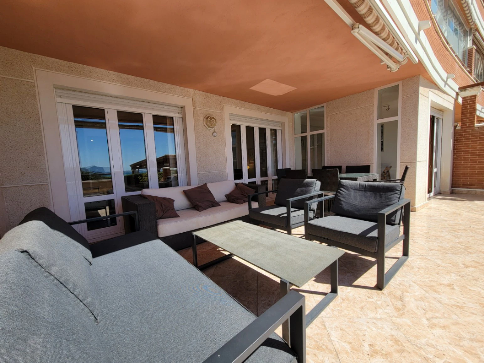 Apartamento en primera linea de playa con acceso directo a la playa.