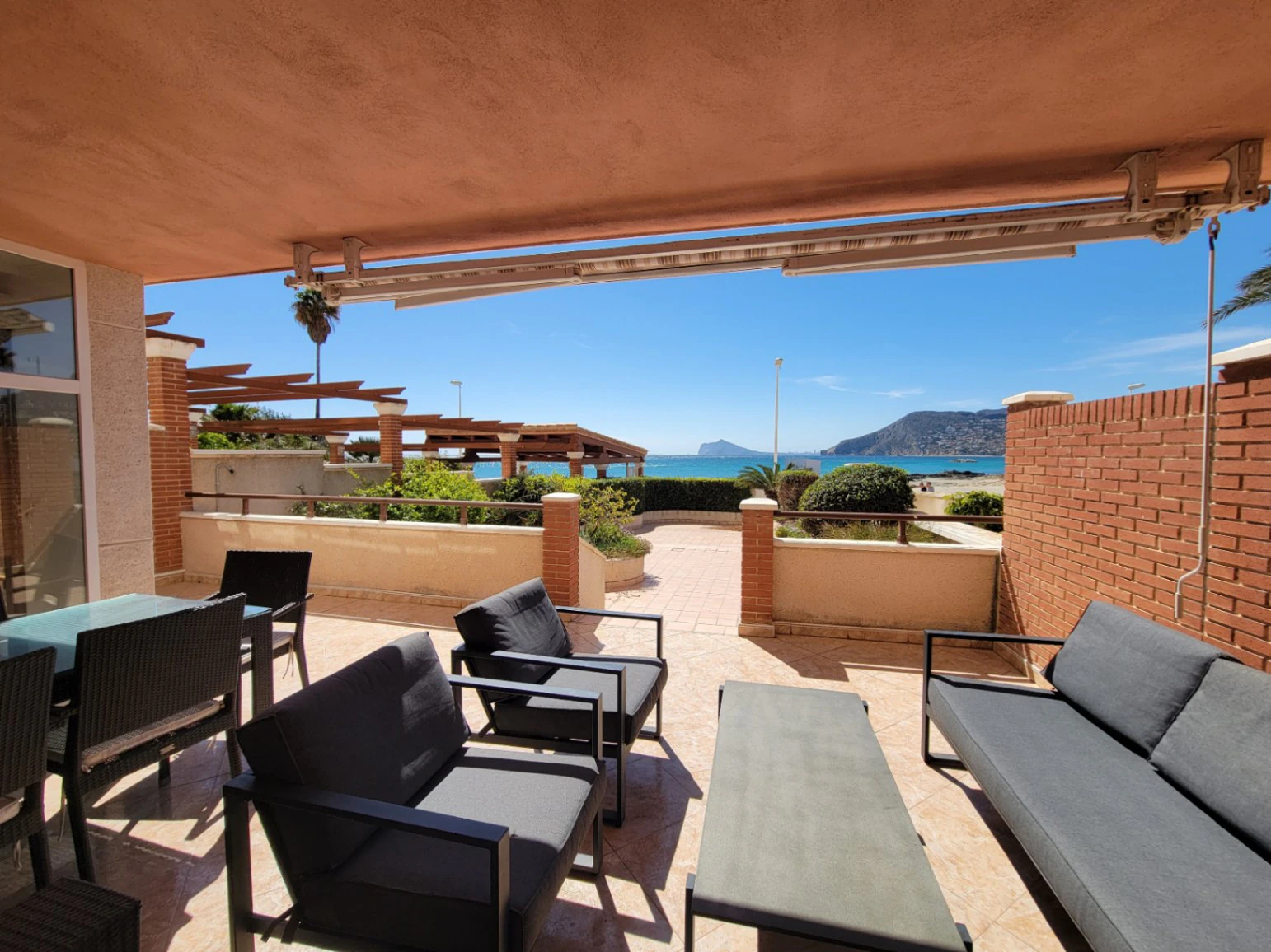 Apartamento en primera linea de playa con acceso directo a la playa.