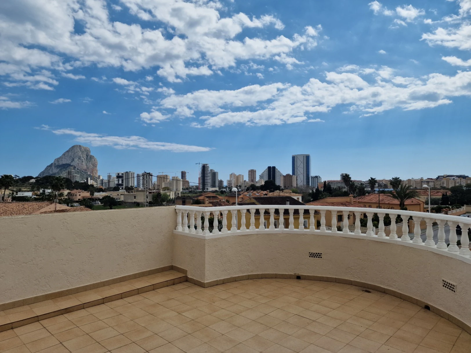 Chalet en venta de 5 habitaciones en Calpe, Alicante