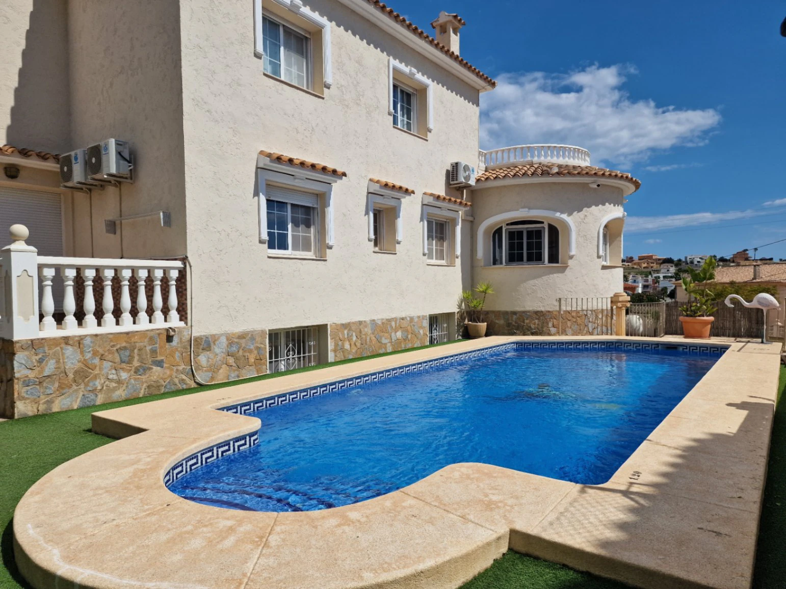 Chalet en venta de 5 habitaciones en Calpe, Alicante