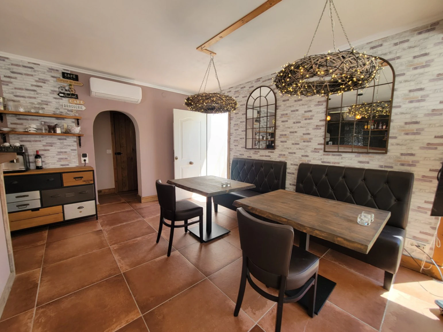 VILLA COMPUESTA POR 2 APARTAMENTOS SEPARADOS EN MUY BUENA UBICACION