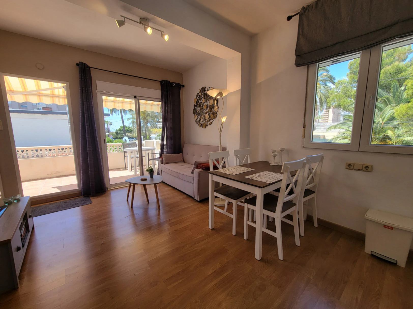 VILLA COMPUESTA POR 2 APARTAMENTOS SEPARADOS EN MUY BUENA UBICACION