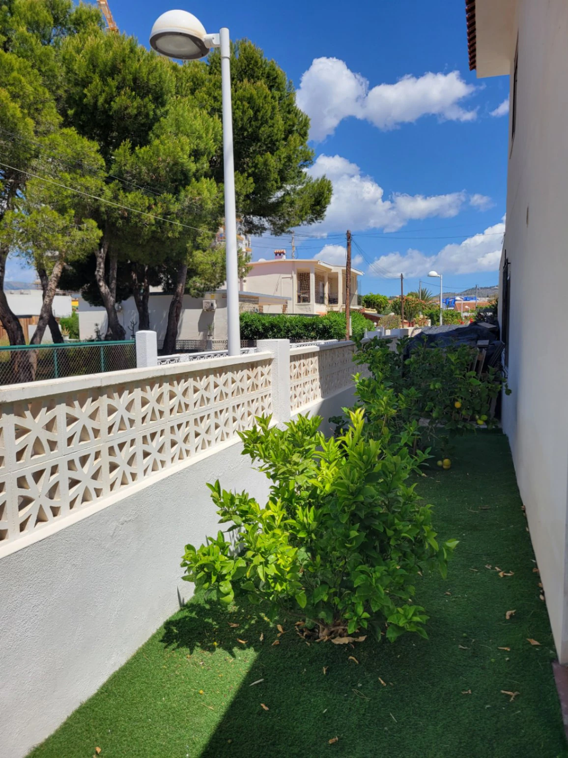 VILLA COMPUESTA POR 2 APARTAMENTOS SEPARADOS EN MUY BUENA UBICACION